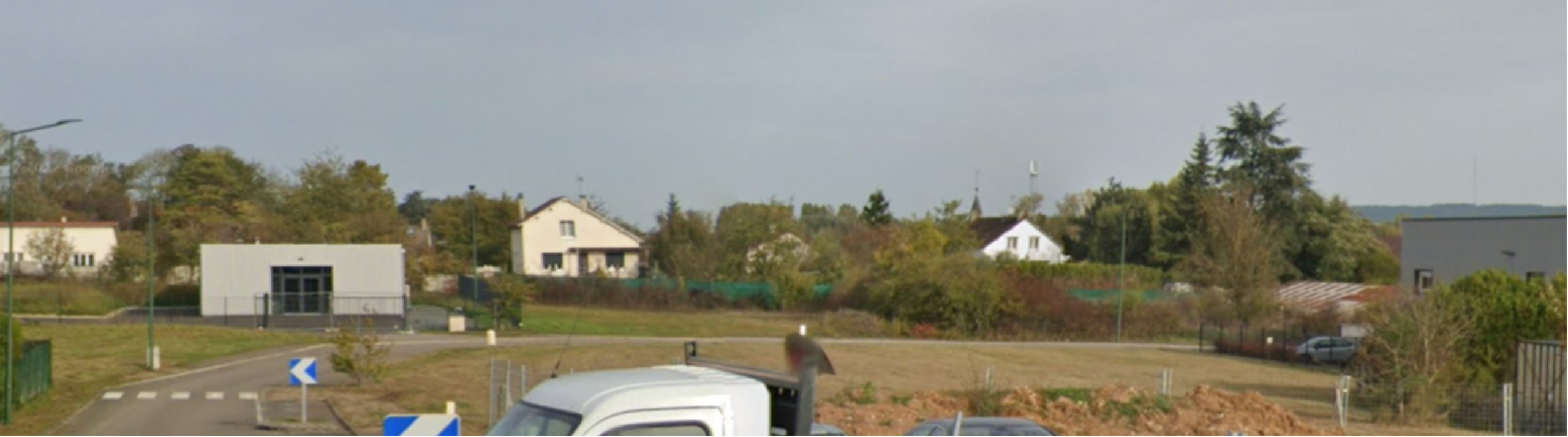 Terrains — Zone de 5 702 m² — Courtois-sur-Yonne