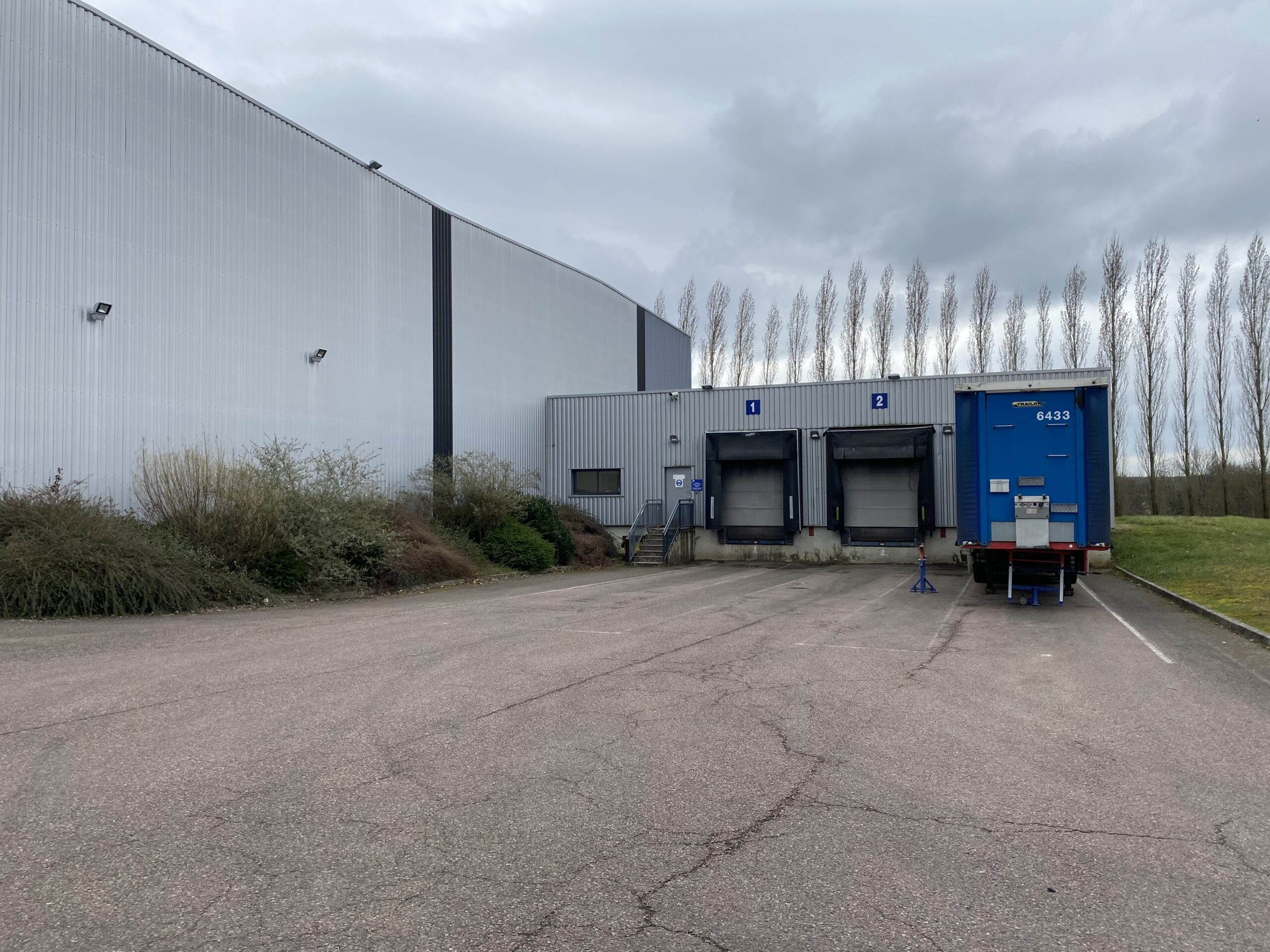 Bâtiment Logistique — 3 500 m² — Domats